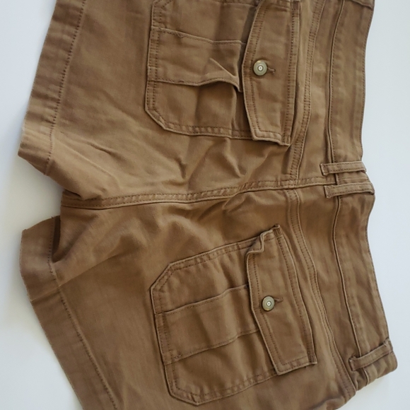 Brown shorts - Picture 2 of 2